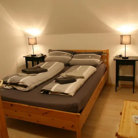 2 Zimmer Fewo Stellplatz Wlan Endlich Wieder Offen Fuer Alle! 莱茵河畔的布赖萨赫
